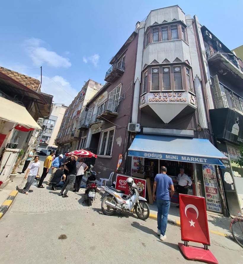 Çay içerken başına 2 katlı binadan beton parçası düştü: 11 dikiş atıldı! - Resim : 3
