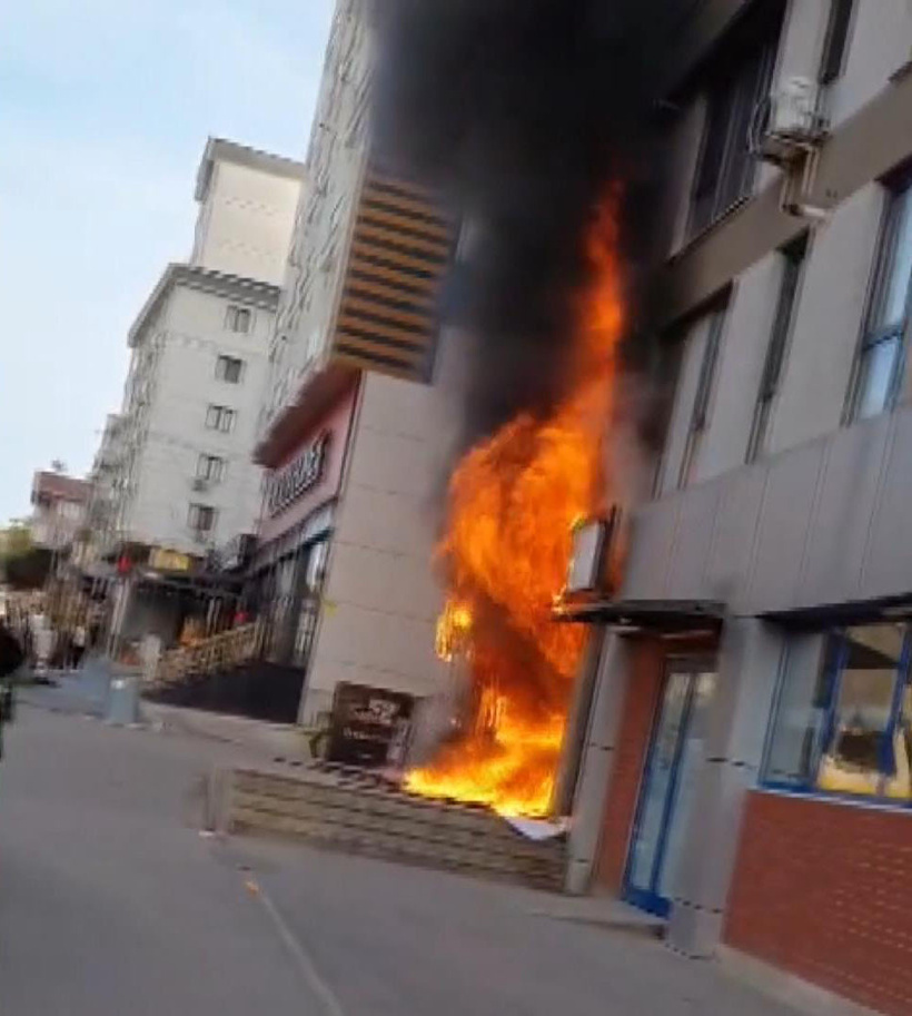 Son Dakika | Pendik'te 8 katlı binada yangın! - Resim : 3