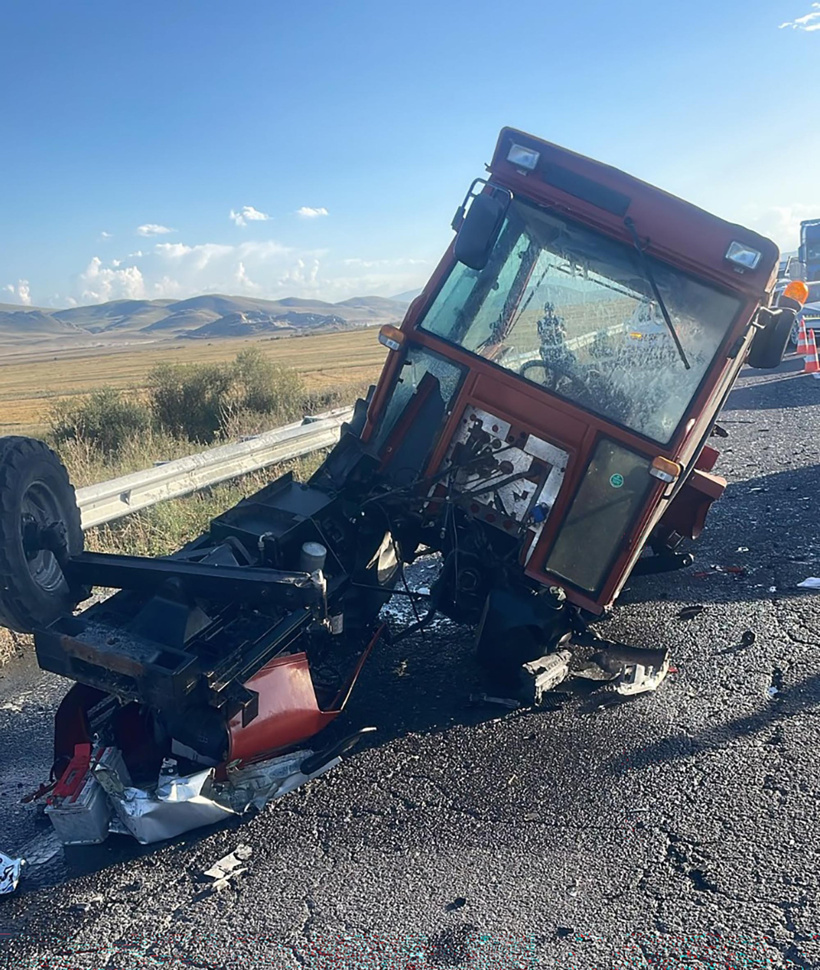 Kars'ta feci trafik kazası: 6 kişi yaralandı - Resim : 1